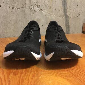 TOPO ATHLETIC ULTRAFLY 4 Womens Running Shoes Size 10 BLACK/WHITE NO BOX EUC